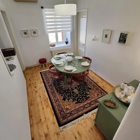 Thalgiron, A Breath Away From Delphi Apartment