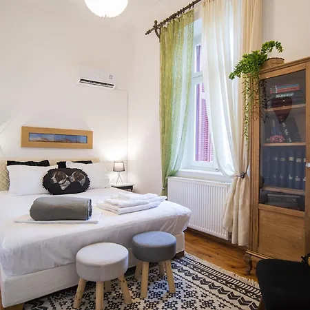 Apartment Thalgiron, A Breath Away From Delphi