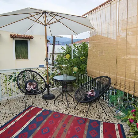 Thalgiron, A Breath Away From Delphi Apartment